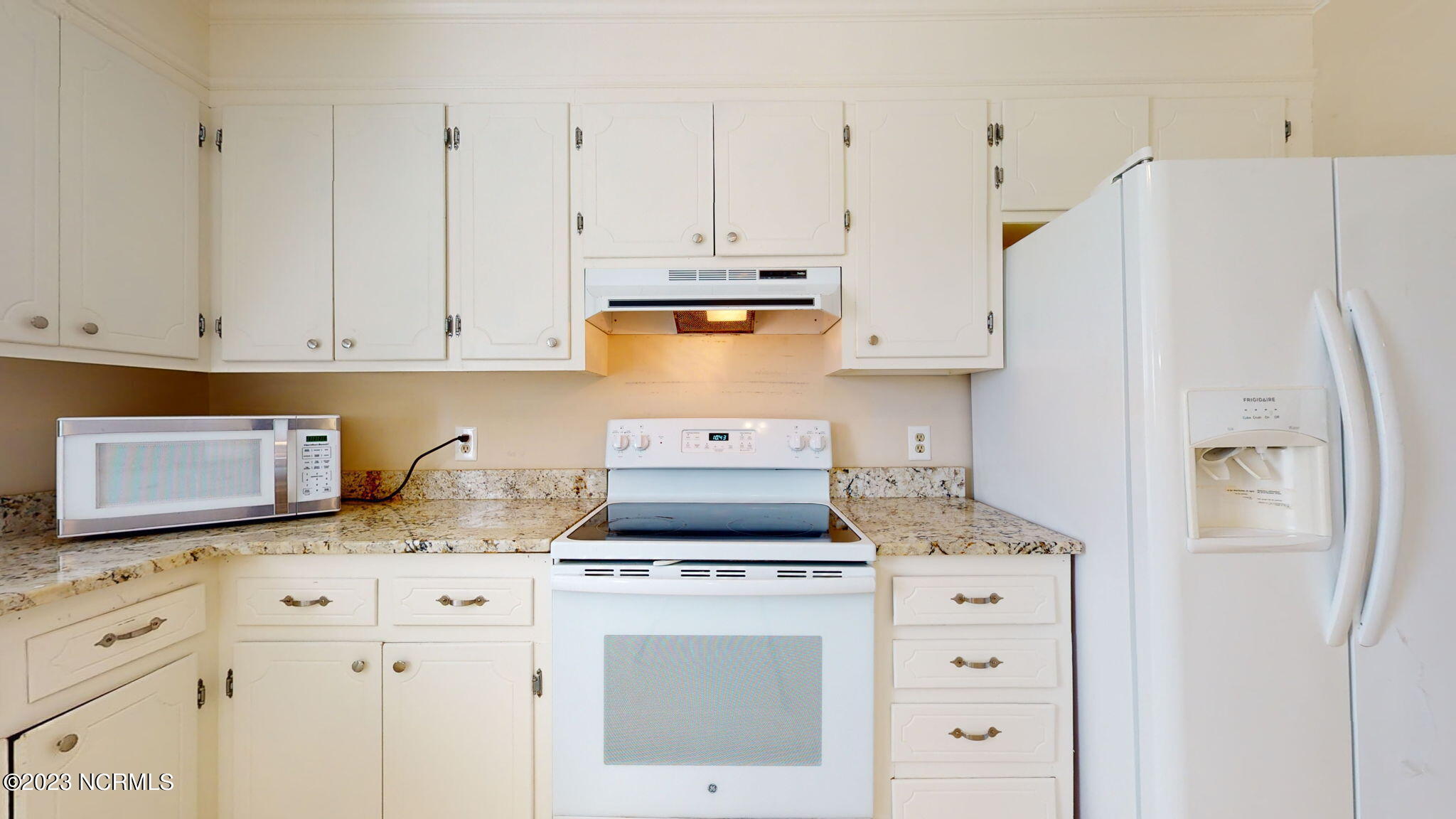 2432 Red Forbes Road Winterville, NC 28590 - Photo 22 of 51 Kitchen