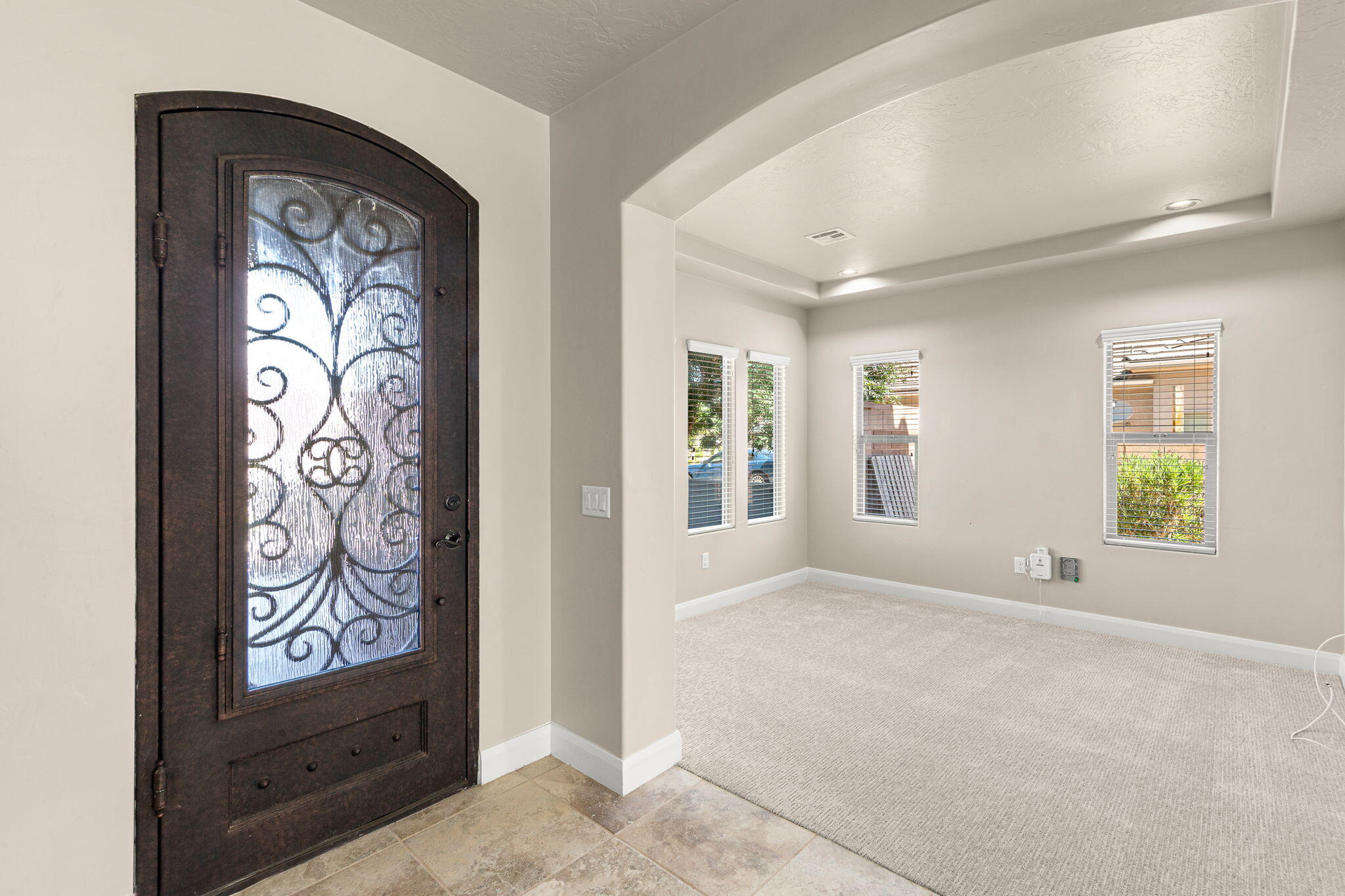 1157 Plantations Drive St. George, UT 84770 - Photo 5 of 31 Entry & Office/Living Room