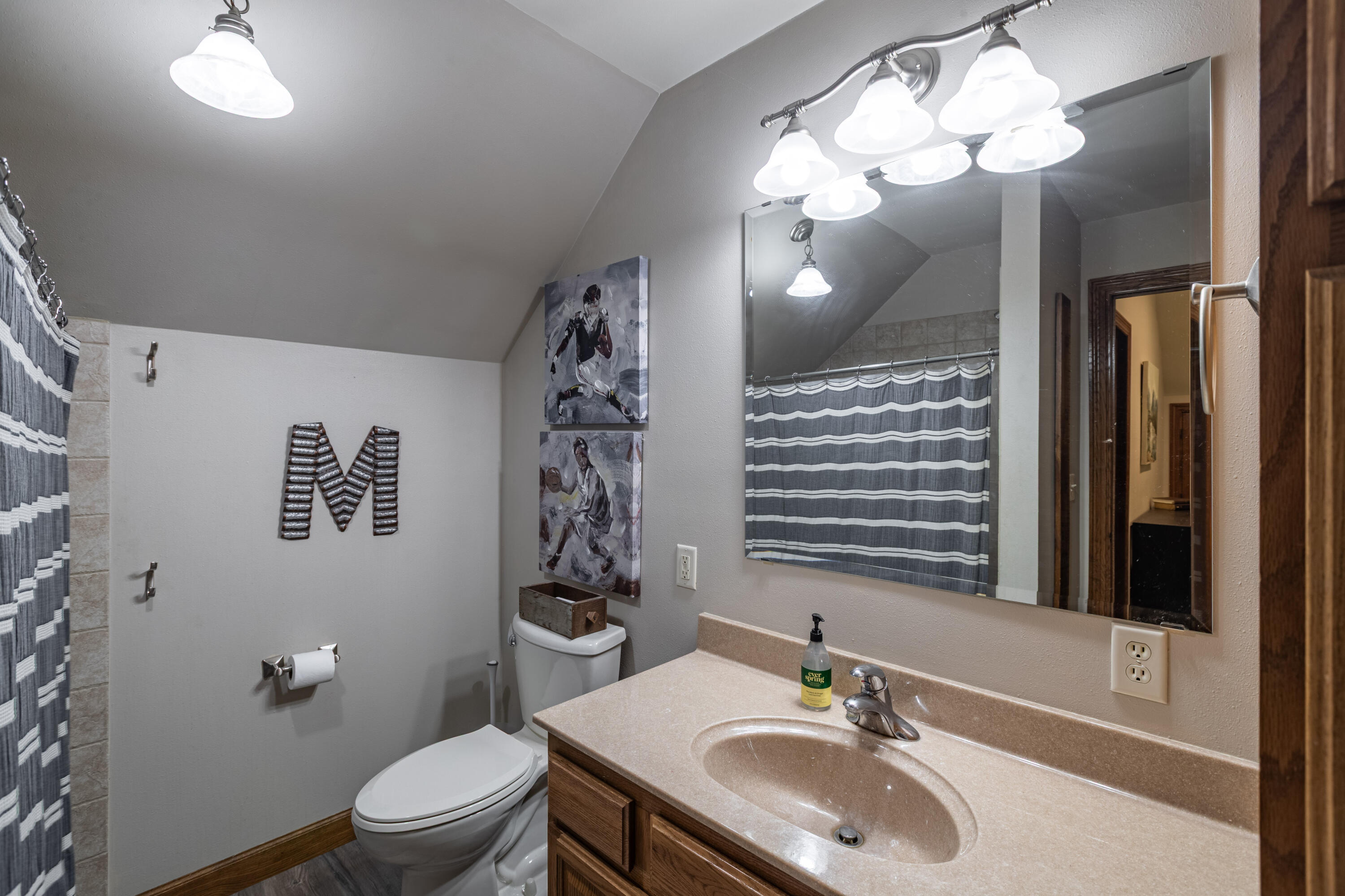 N6587 McCurdy Road Holmen, WI 54636 - Photo 28 of 34 Full Bath - Upper