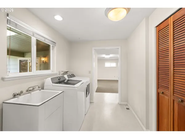 $1,200,000 | 394 Cherry Drive, Eugene, OR 97401