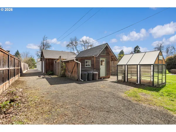 $1,200,000 | 394 Cherry Drive, Eugene, OR 97401