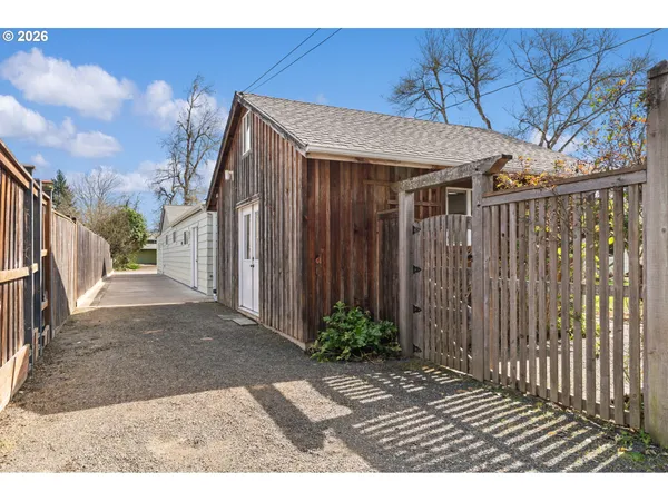 $1,200,000 | 394 Cherry Drive, Eugene, OR 97401