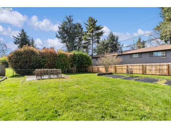 $1,200,000 | 394 Cherry Drive, Eugene, OR 97401