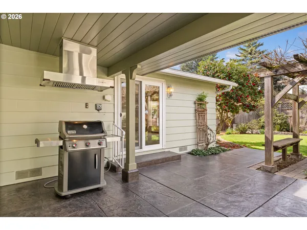 $1,200,000 | 394 Cherry Drive, Eugene, OR 97401