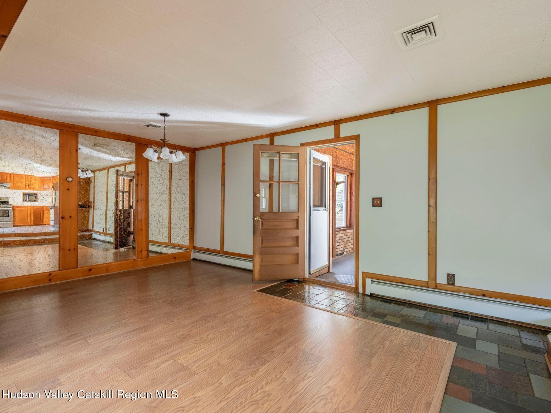 33 Reservoir Road Marlboro, NY 12542 - Photo 25 of 52 photo_online_025