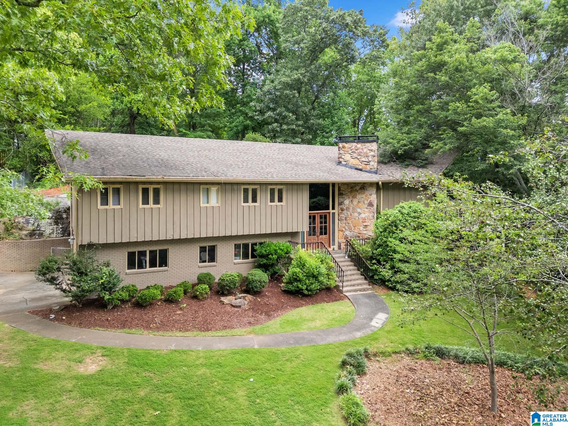 373 Laredo Drive Hoover, AL 35226 - Photo 2 of 56