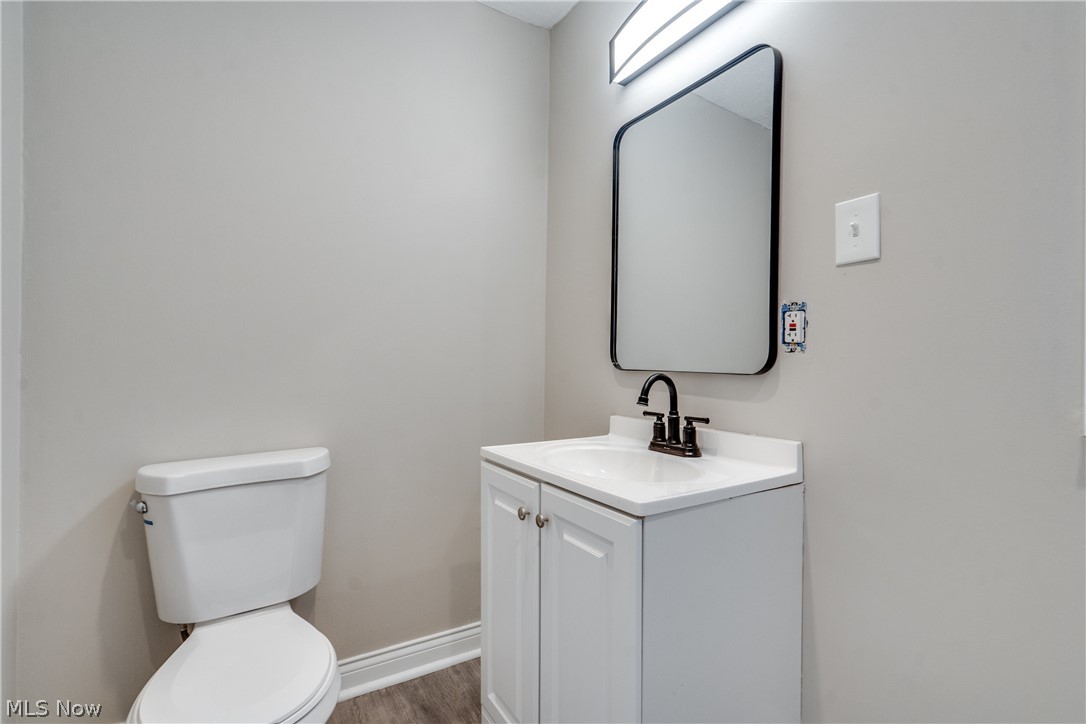 934 Royal Road Cleveland, OH 44110 - Photo 9 of 17 Half Bath