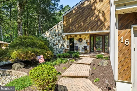 $665,000 | 16 Elizabeth Court West, Marlton, NJ 08053