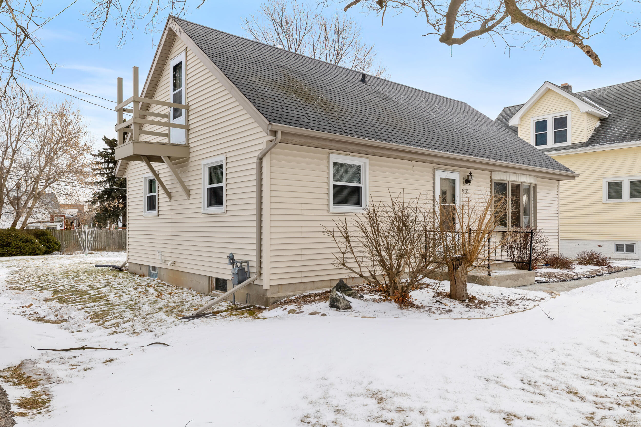 1135 North 27th Street Sheboygan, WI 53081 - Photo 26 of 30 Upper Level Porch