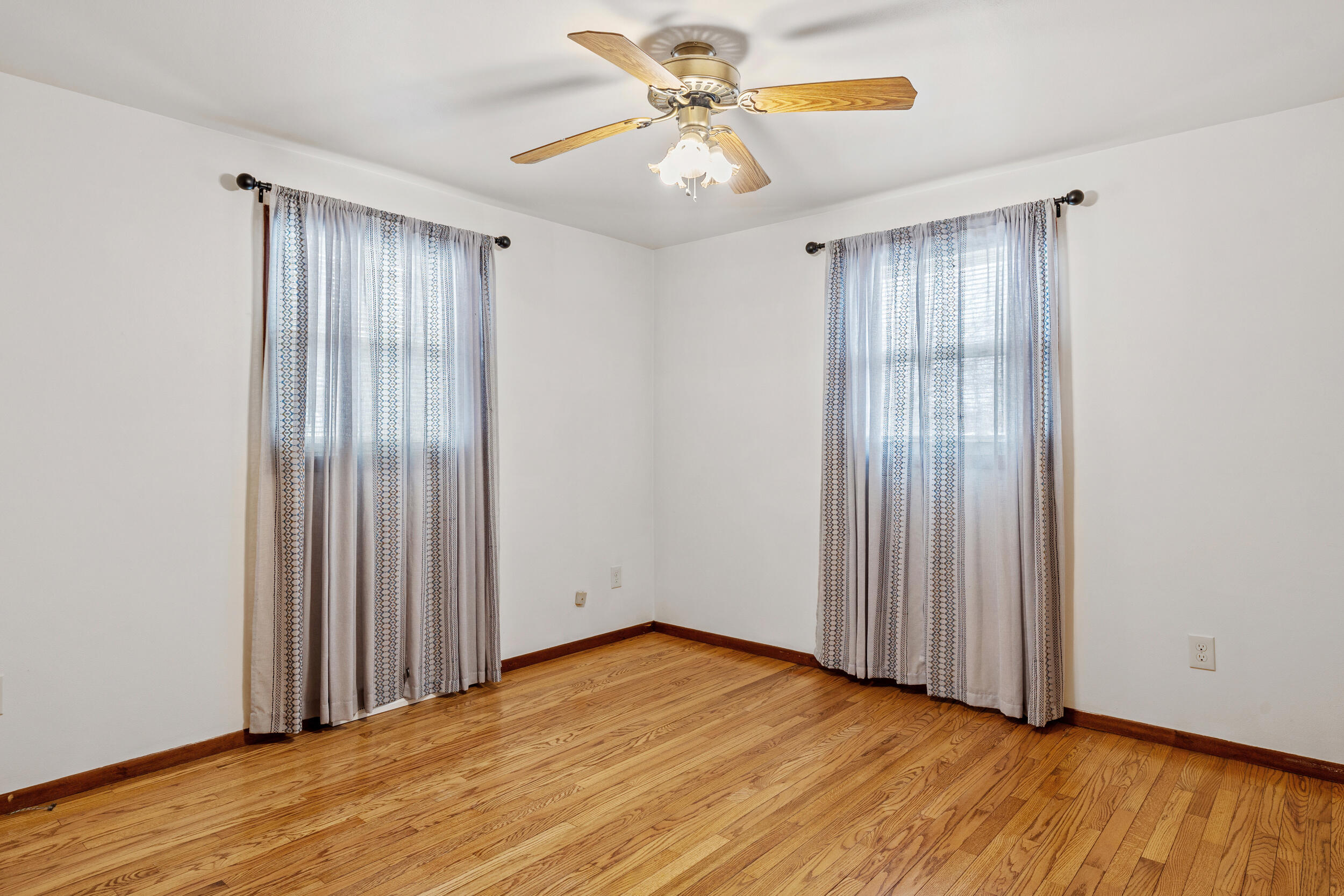 1135 North 27th Street Sheboygan, WI 53081 - Photo 10 of 30 Main Level Bedroom 1
