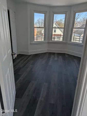 $1,800 | 120 Degraff Street, Unit 3, Schenectady, NY 12308