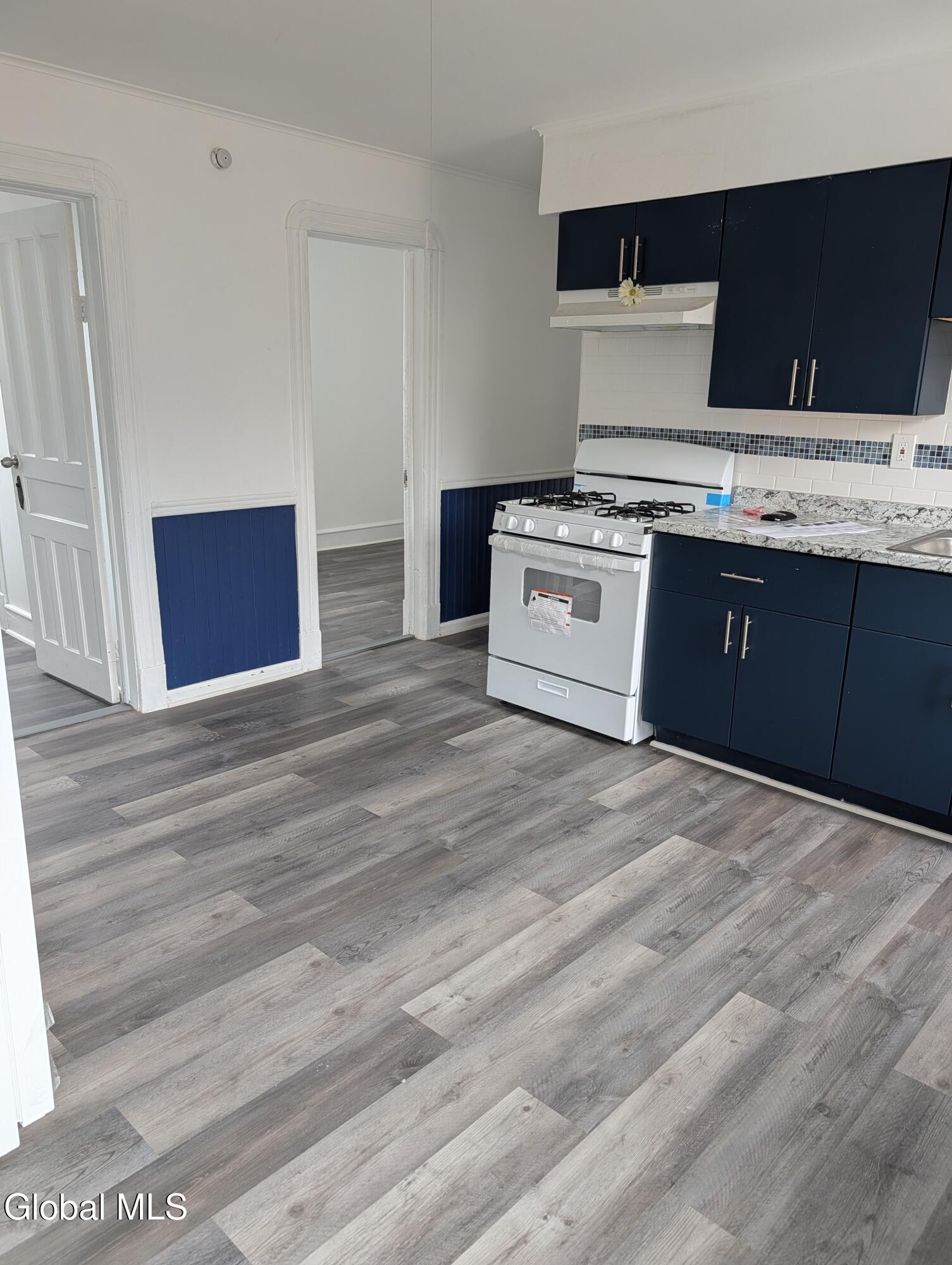 120 Degraff Street, Unit 3 Schenectady, NY 12308 - Photo 4 of 15 Eat in Kitchen