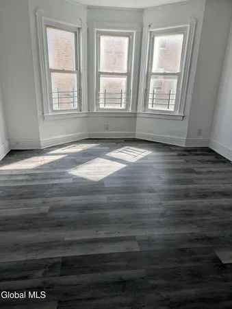 $1,600 | 120 Degraff Street, Unit 3, Schenectady, NY 12308