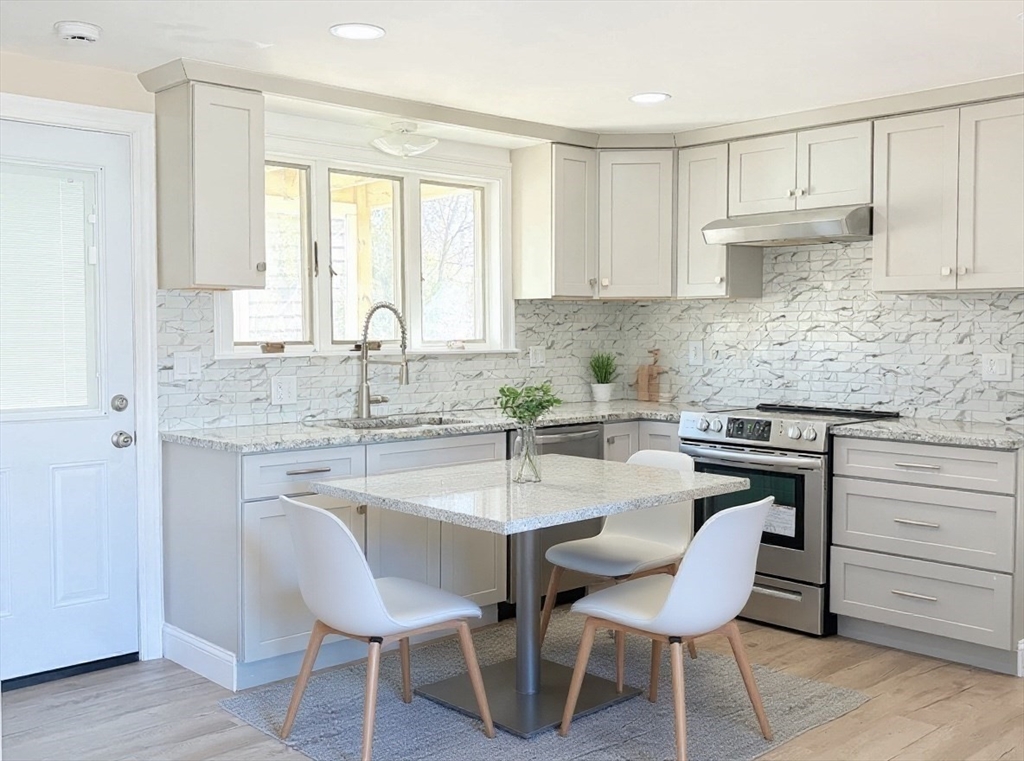 53 Gale Road Weymouth, MA 02188 - Photo 3 of 14