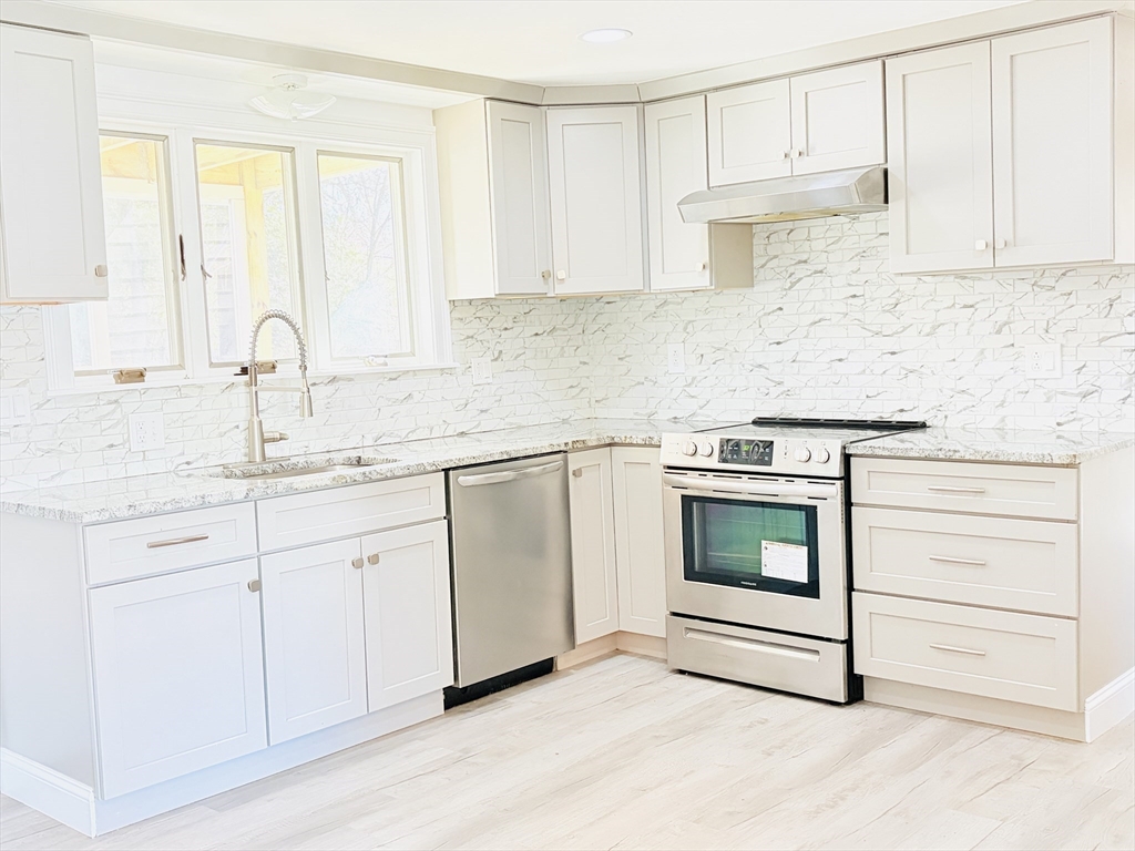 53 Gale Road Weymouth, MA 02188 - Photo 4 of 14