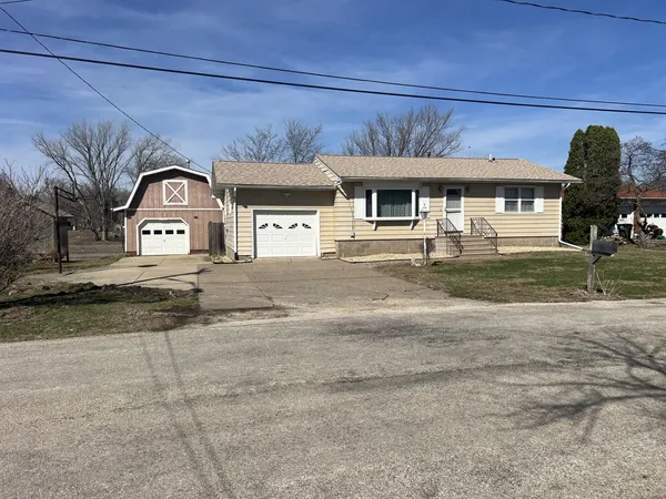 $139,000 | 505 North Maple Street, Cleveland, IL 61241