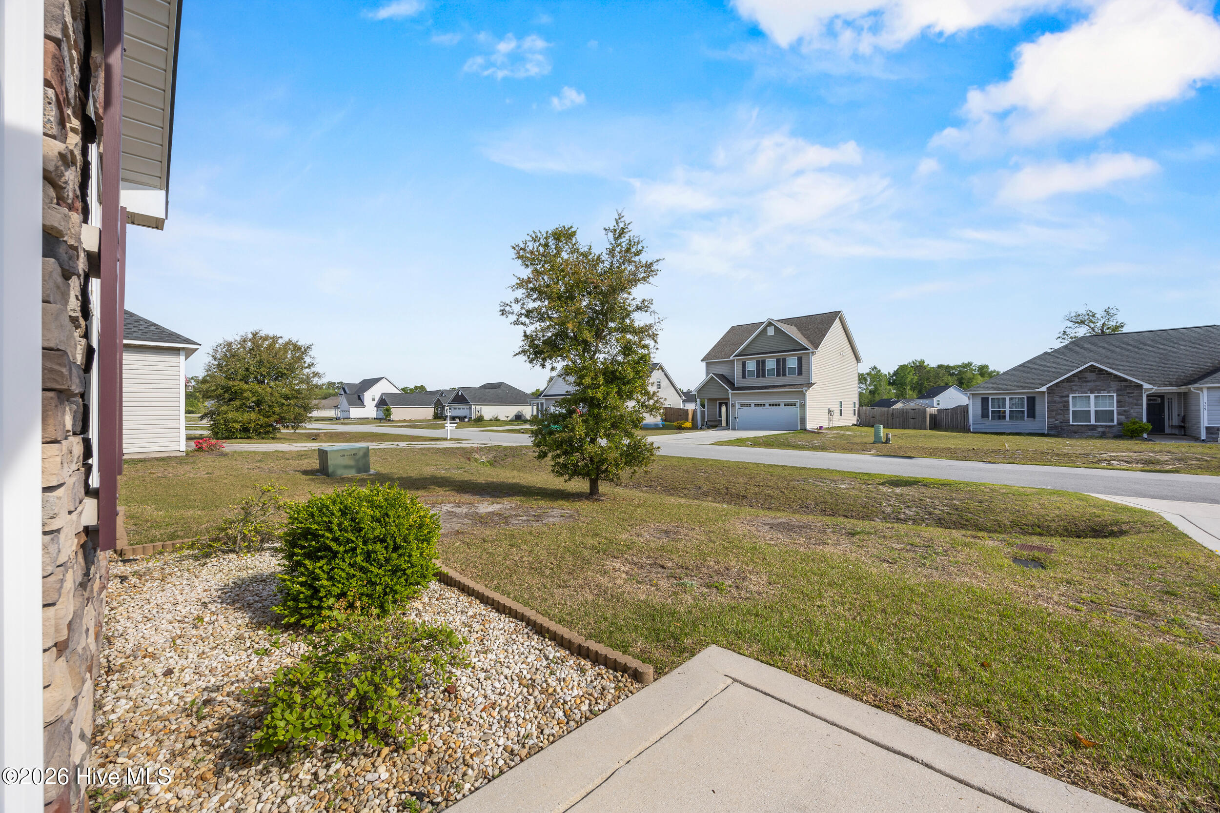 312 Strut Lane Richlands, NC 28574 - Photo 5 of 42 5_frontyard