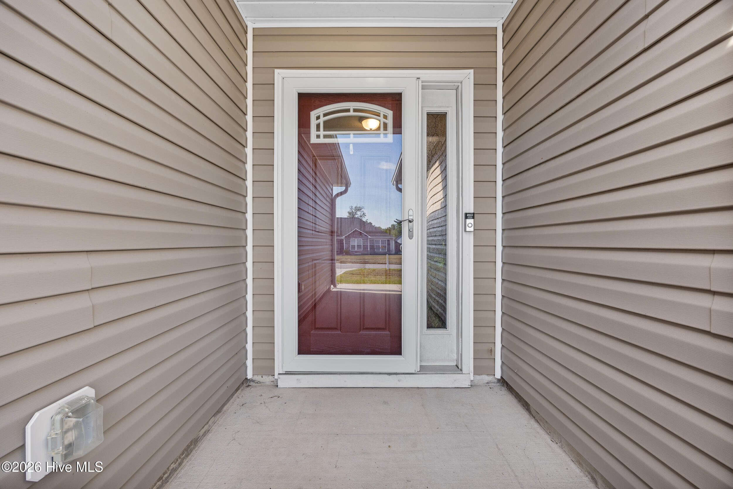 312 Strut Lane Richlands, NC 28574 - Photo 6 of 42 6_front entryway