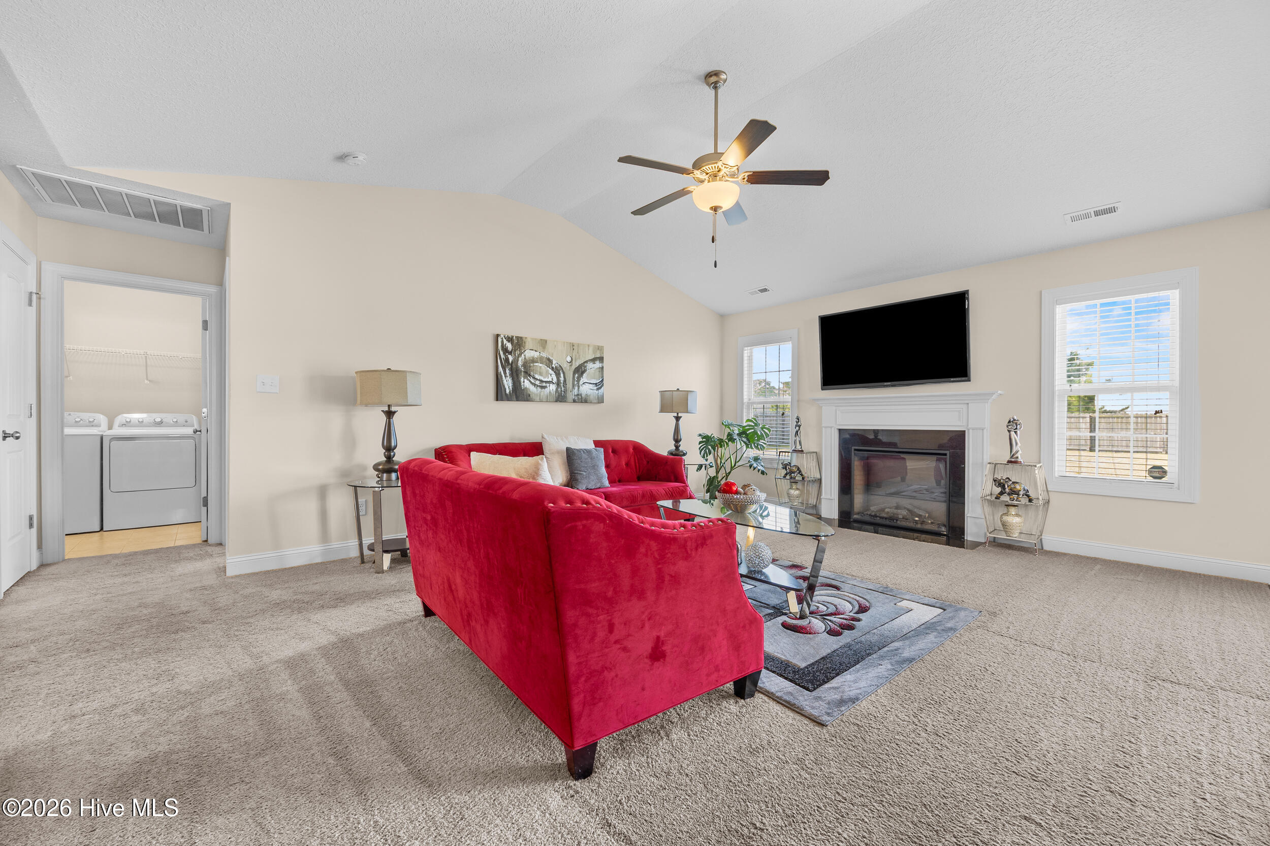 312 Strut Lane Richlands, NC 28574 - Photo 9 of 42 9_living room