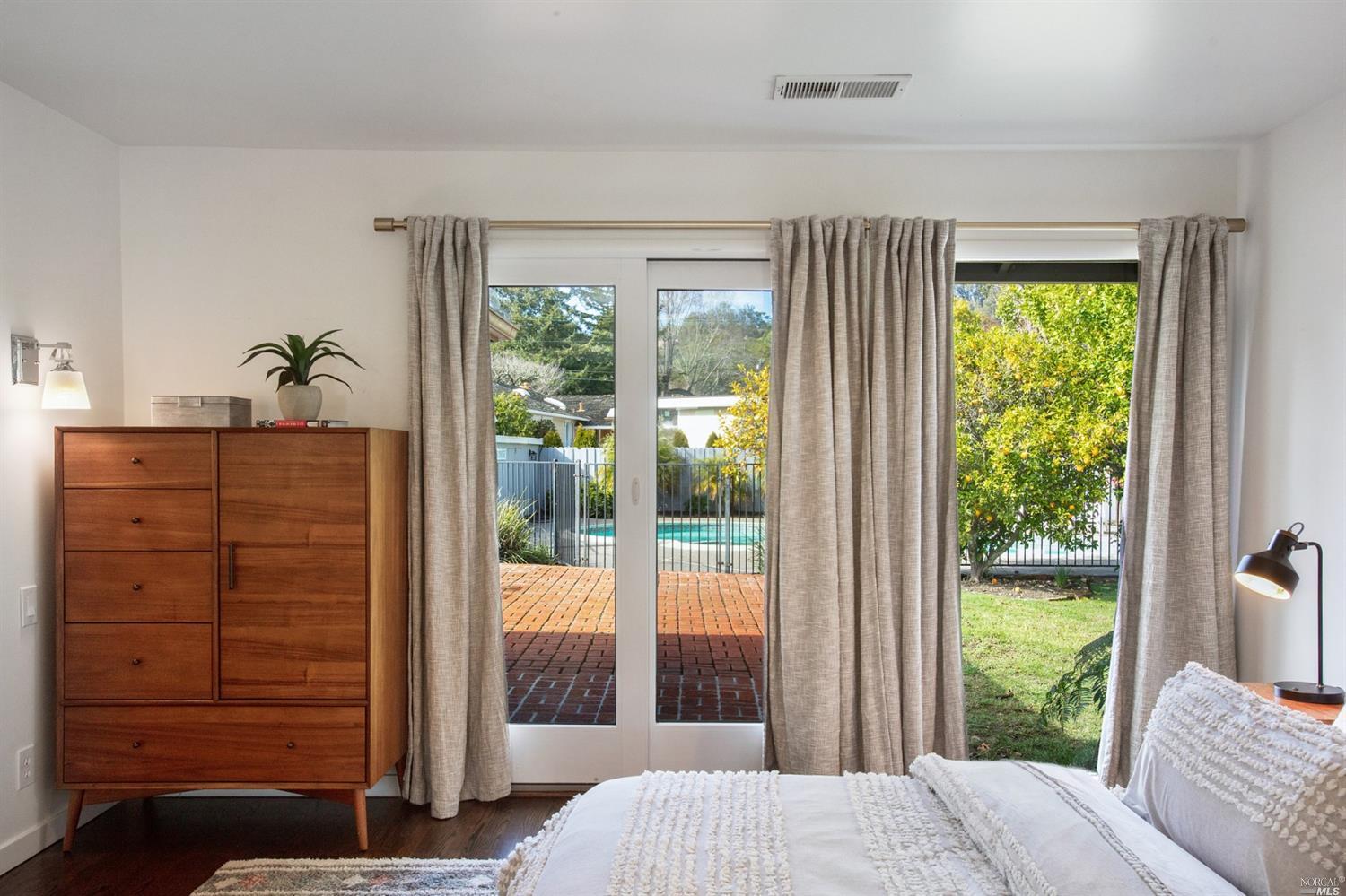 100 Summit Avenue San Rafael, CA 94901 - Photo 14 of 25