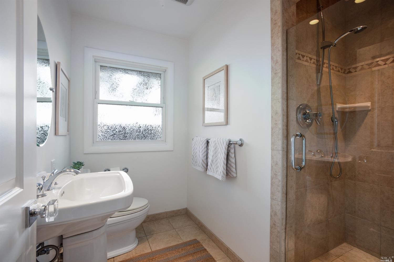 100 Summit Avenue San Rafael, CA 94901 - Photo 18 of 25