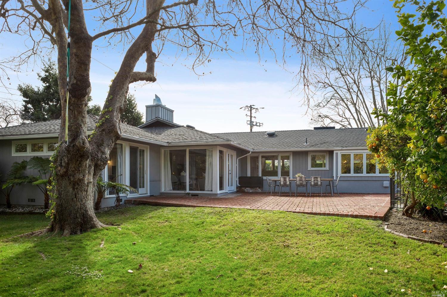 100 Summit Avenue San Rafael, CA 94901 - Photo 22 of 25