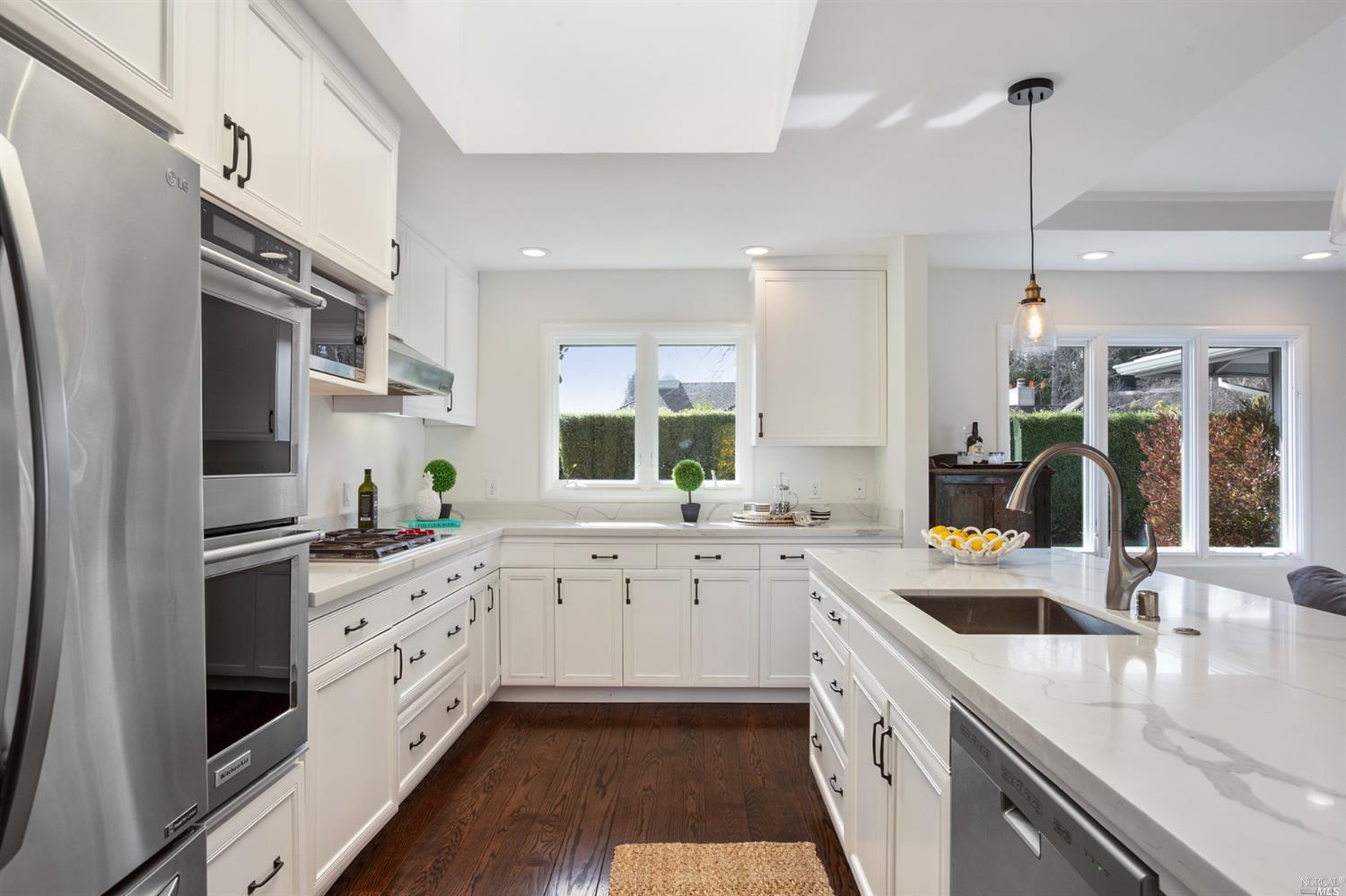 100 Summit Avenue San Rafael, CA 94901 - Photo 4 of 25