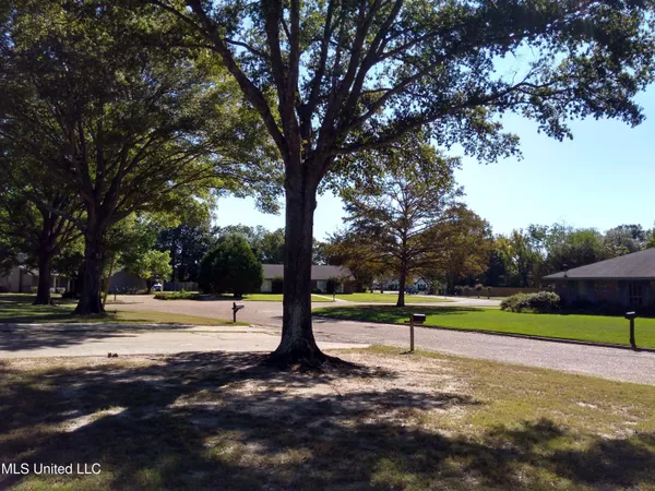 $199,500 | 315 North Mcarthur Circle, Indianola, MS 38751