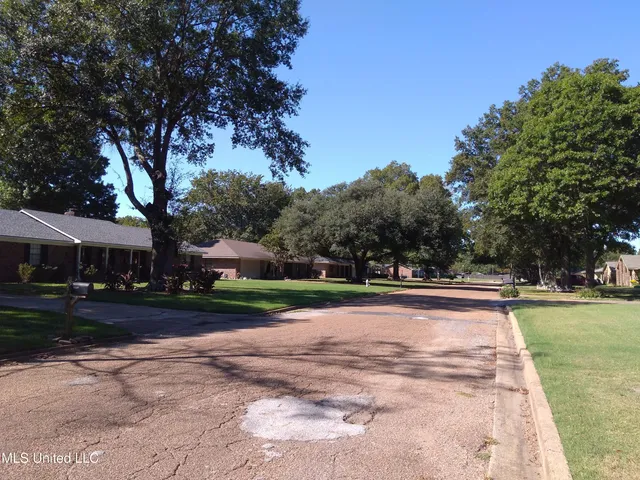 $199,500 | 315 North Mcarthur Circle, Indianola, MS 38751