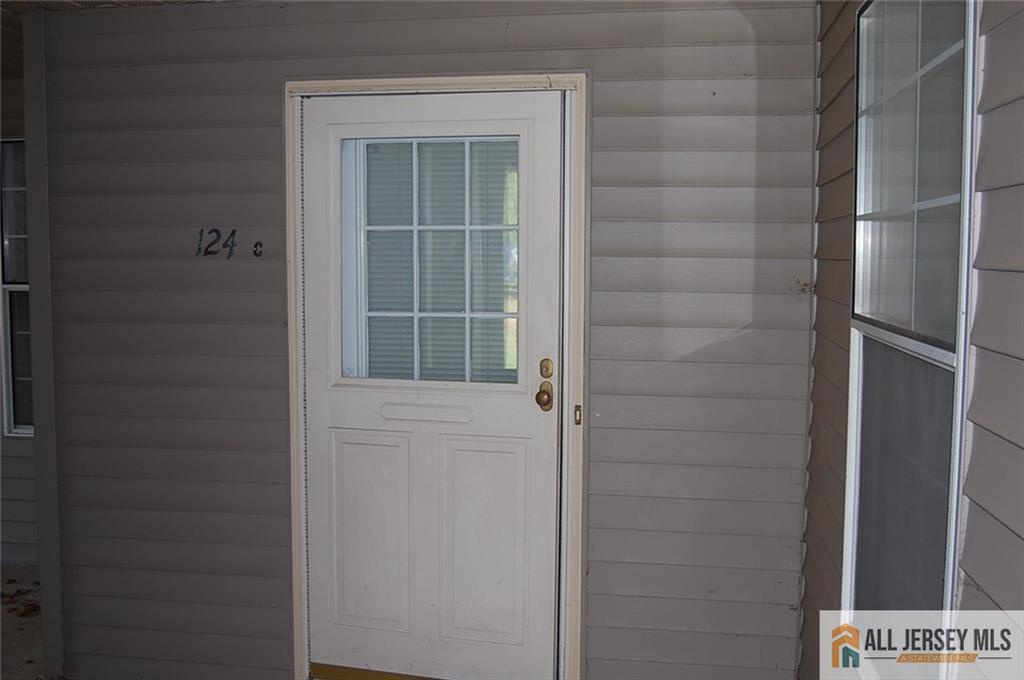 124 Concordia Circle, Unit 124C Monroe Township, NJ 08831 - Photo 4 of 21 a bathroom with a shower