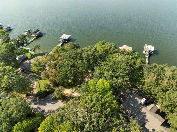 $699,999 | 1108 Lovers Lane, Tool, TX 75143