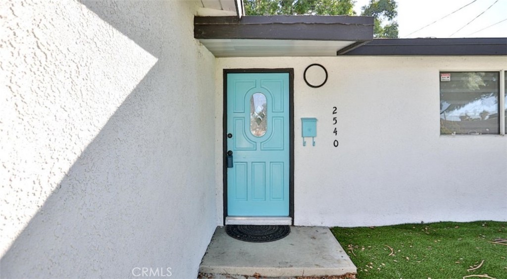 2540 West Picadilly Way Anaheim, CA 92801 - Photo 34 of 37 a view of door