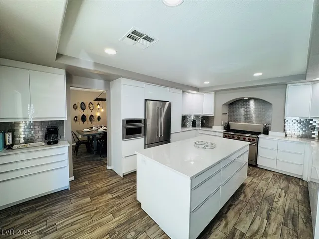 $632,995 | 6251 Tuckaway Cove Avenue, Las Vegas, NV 89139