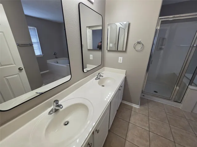 $1,895 | 94 North Burberry Park Circle, Spring, TX 77382