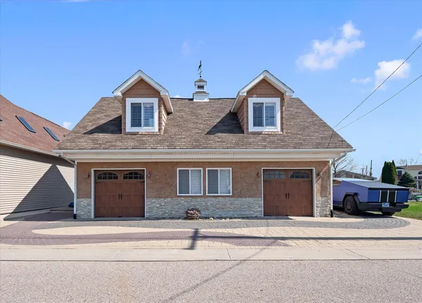 $1,095,000 | 8115 Colony Drive, Algonac, MI 48001