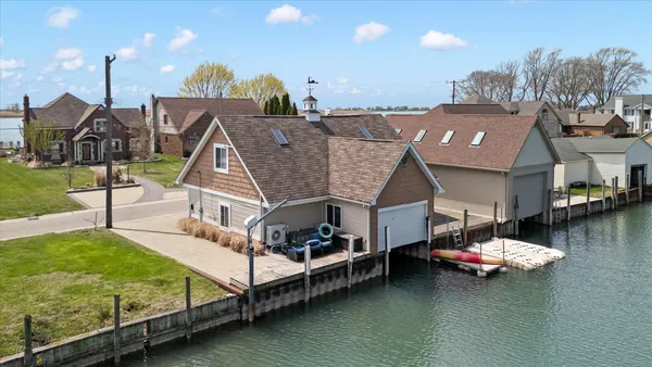 $1,095,000 | 8115 Colony Drive, Algonac, MI 48001