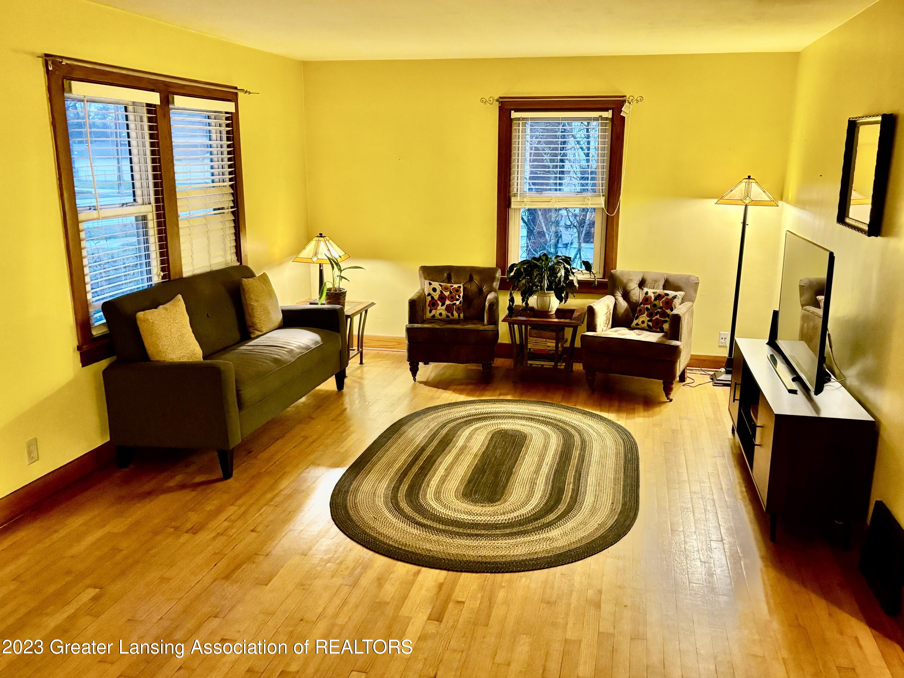 617 South Cochran Road Charlotte, MI 48813 - Photo 10 of 47 IMG_1067