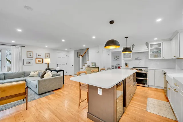 $1,049,900 | 17 Wakefield Street, Reading, MA 01867