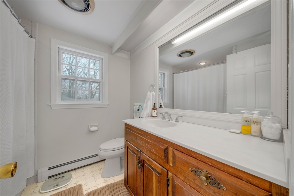 17 Wakefield Street Reading, MA 01867 - Photo 18 of 38