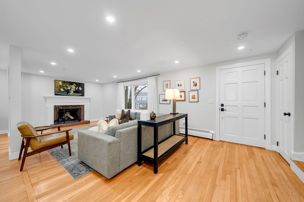 17 Wakefield Street Reading, MA 01867 - Photo 23 of 38