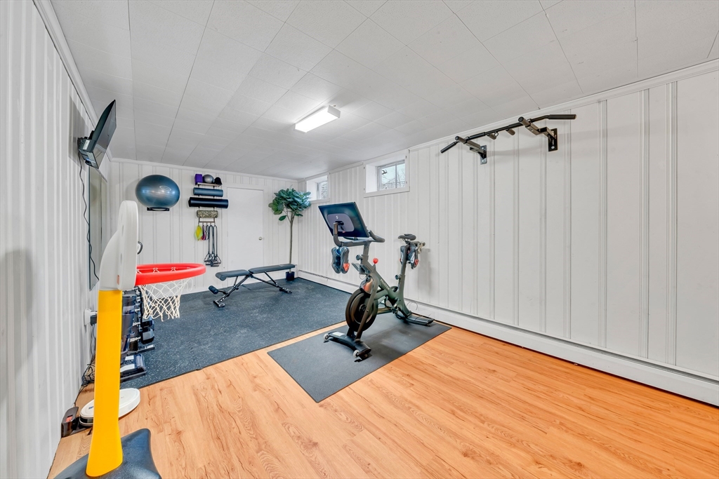 17 Wakefield Street Reading, MA 01867 - Photo 24 of 38