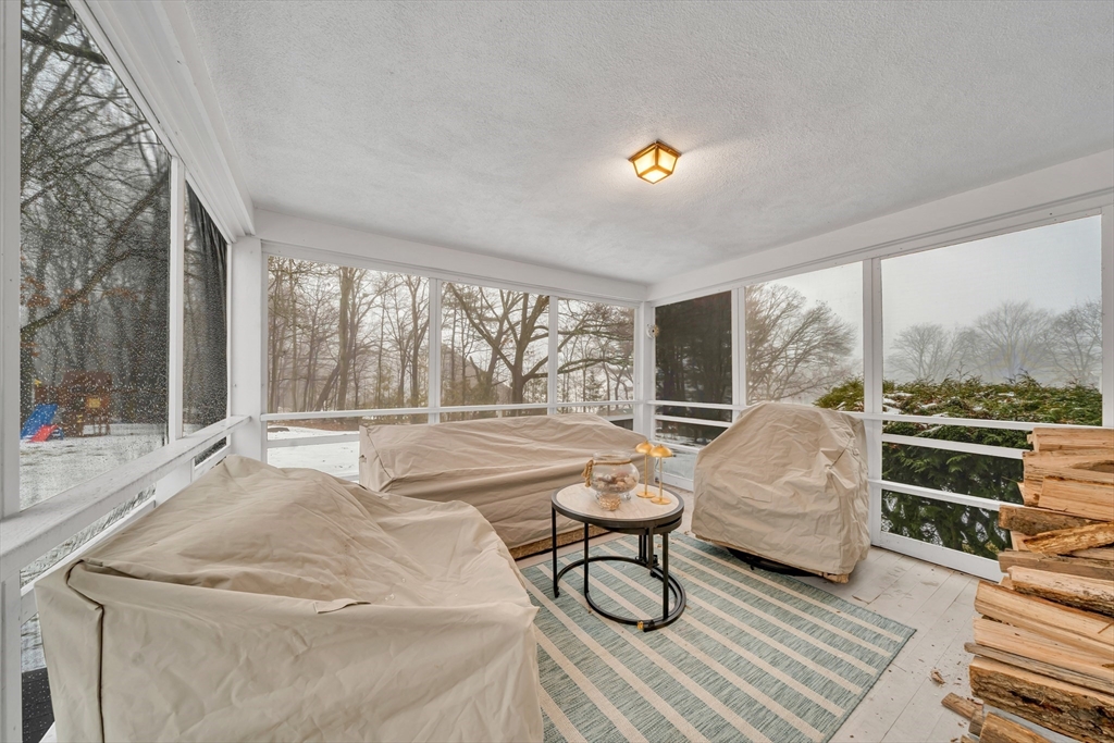 17 Wakefield Street Reading, MA 01867 - Photo 25 of 38