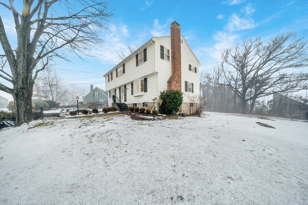 17 Wakefield Street Reading, MA 01867 - Photo 29 of 38