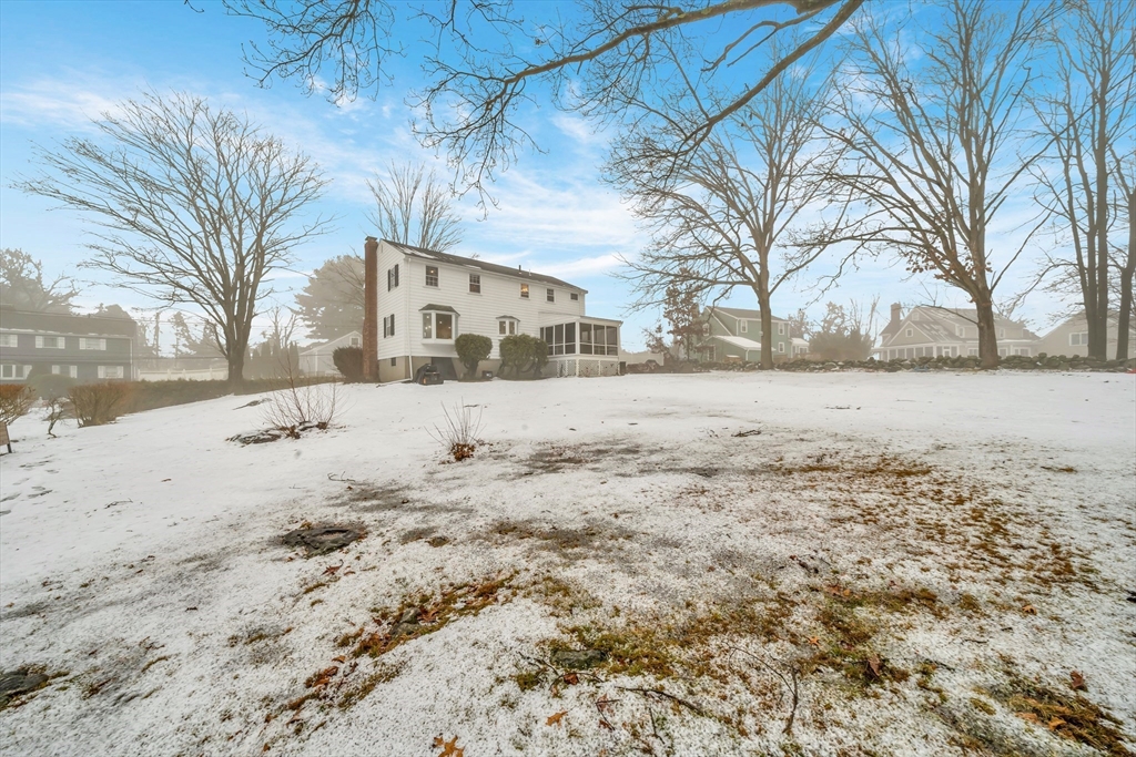 17 Wakefield Street Reading, MA 01867 - Photo 30 of 38