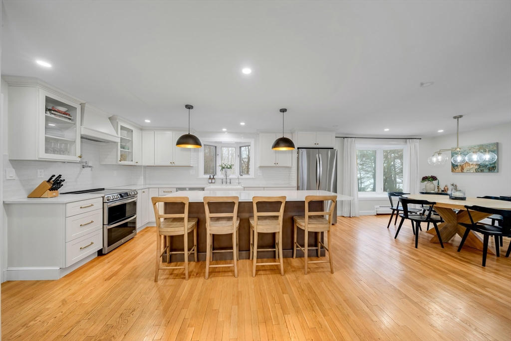 17 Wakefield Street Reading, MA 01867 - Photo 7 of 38