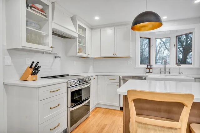 $1,049,900 | 17 Wakefield Street, Reading, MA 01867