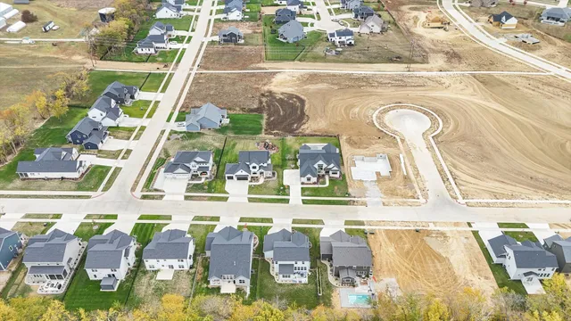 $565,000 | 1311 Ravenwood Drive, Mahomet, IL 61853