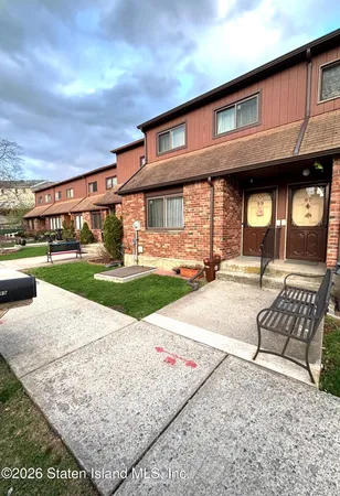$638,000 | 99 Stonegate Drive, Unit 226 | Grasmere