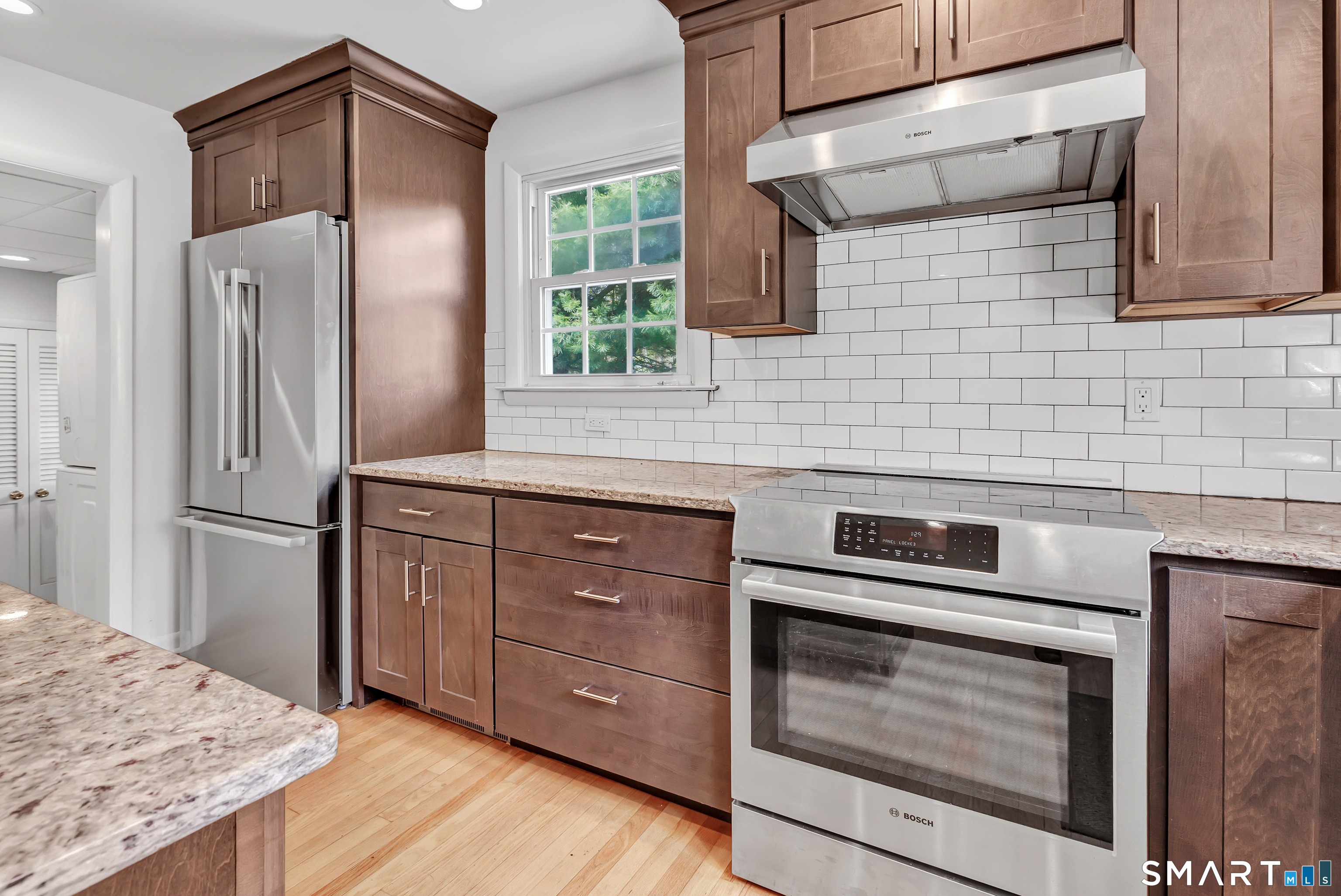 46 Waller Road Bridgeport, CT 06606 - Photo 12 of 33
