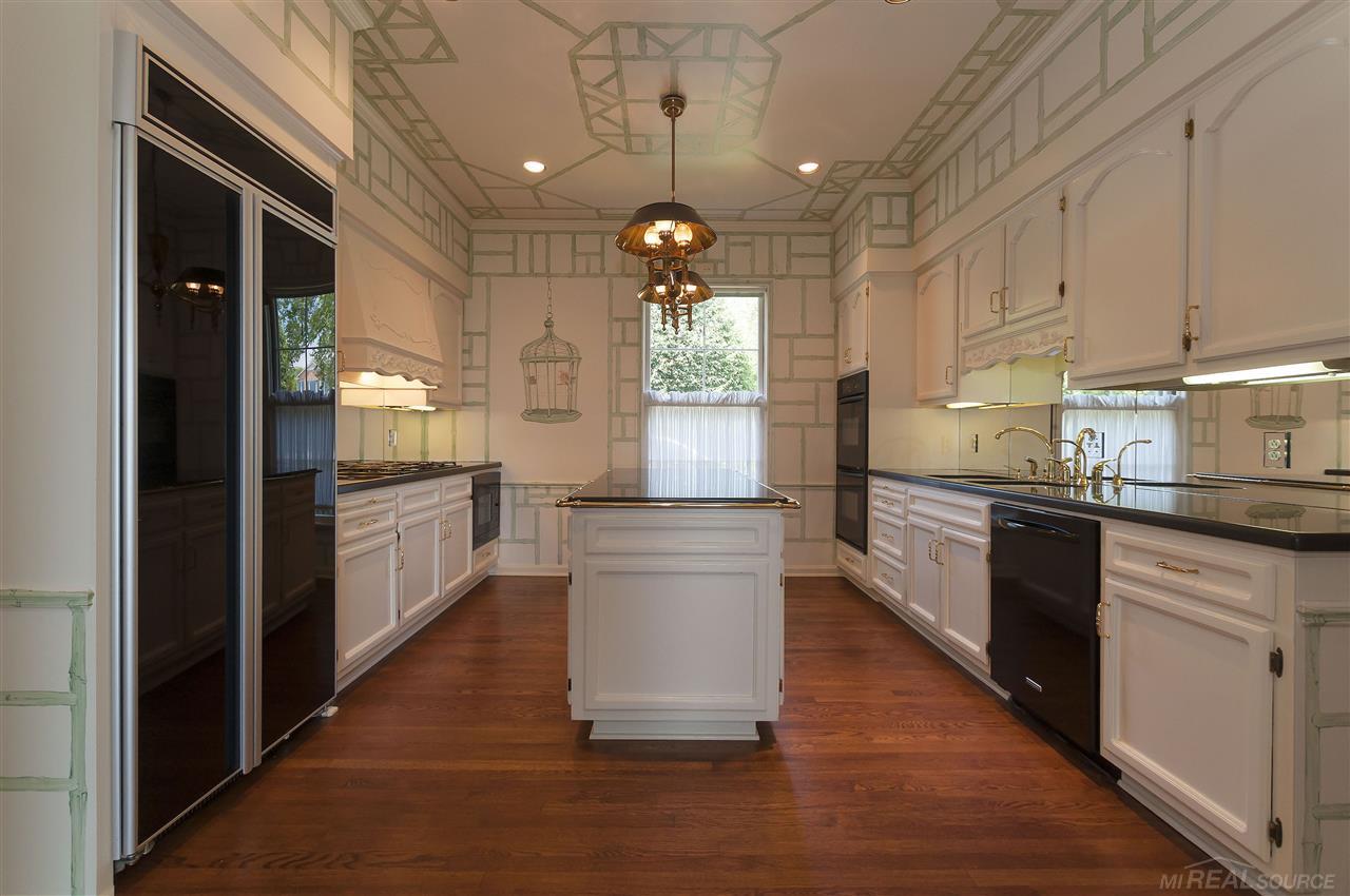 80 Lake Shore Road Grosse Pointe, MI 48236 - Photo 45 of 90 31323211-44.JPG